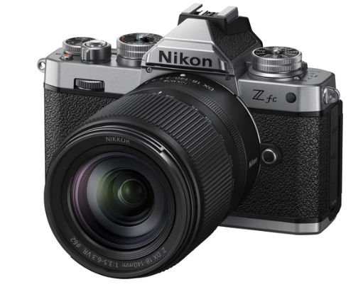 NIKON Z FC + Z DX 18-140 VR SILVER